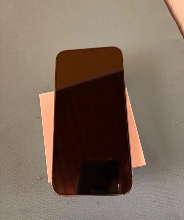 Ich verkaufe meine AirPods und mein iphone 14 plus von 128gb in Urdorf - Bild 2