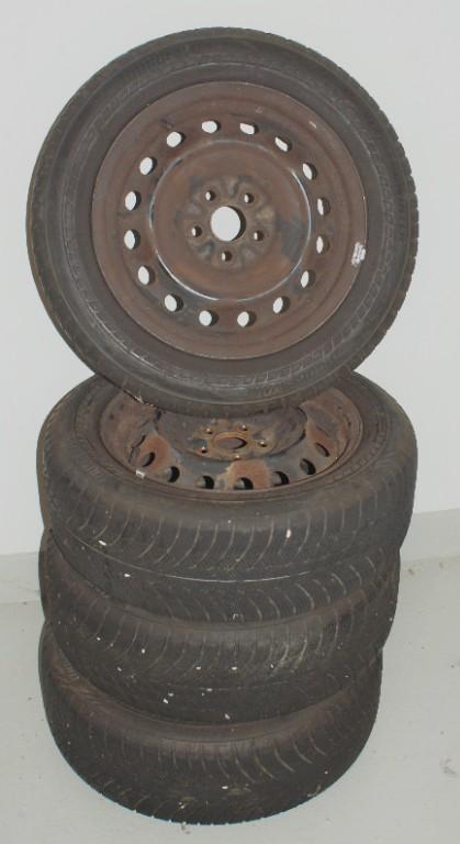 Bridgestone Pneu auf Felgen in Neuenhof - Bild 1