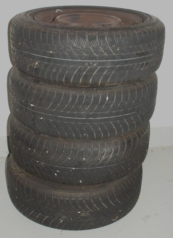Bridgestone Pneu auf Felgen in Neuenhof - Bild 2