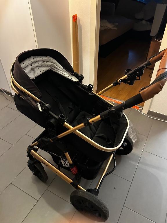 Schwarzer Kinderwagen in Bern - Bild 1