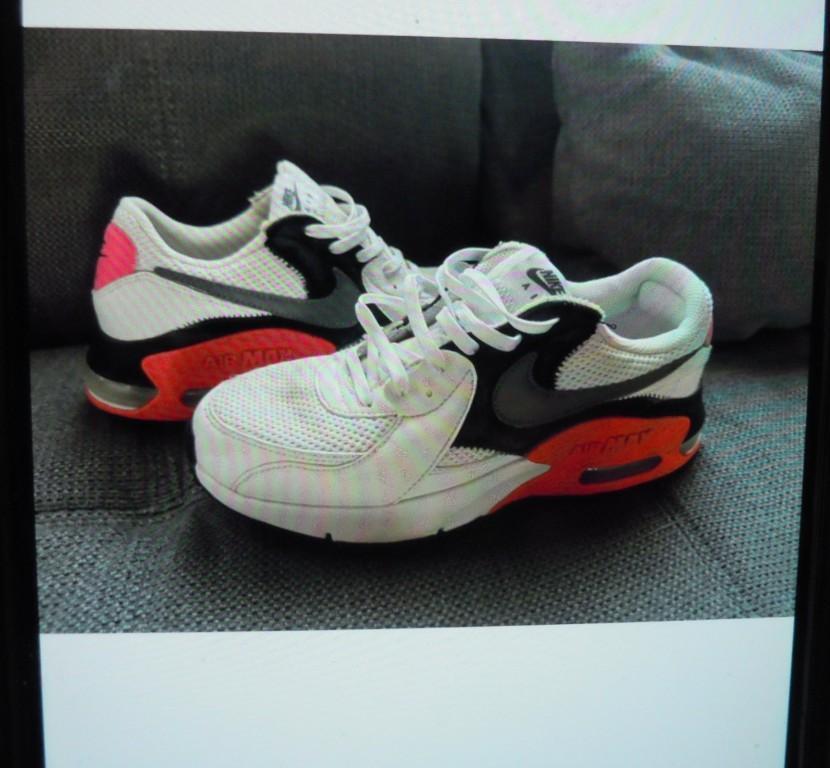 Nike Air Max Thea Sneaker Gr. 39 weiss/schwarz/rot in Aesch - Bild 1