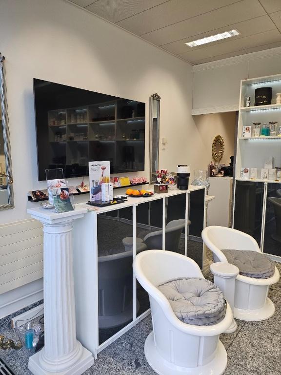 Platzmiete im Beautysalon in Adliswil/ ZH in Regensdorf - Bild 2