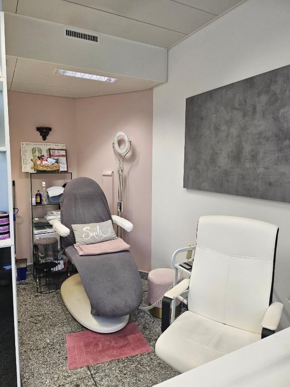 Platzmiete im Beautysalon in Adliswil/ ZH in Regensdorf - Bild 4