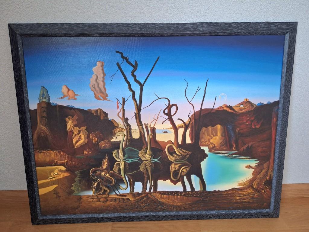 Bild Dekoration Salvador Dali Schwäne spiegeln Elefanten wieder in Basel - Bild 1
