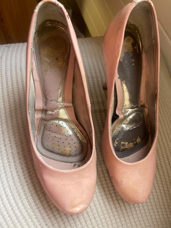 Gebrauchte Rosa Pumps in Frauenfeld - Bild 2