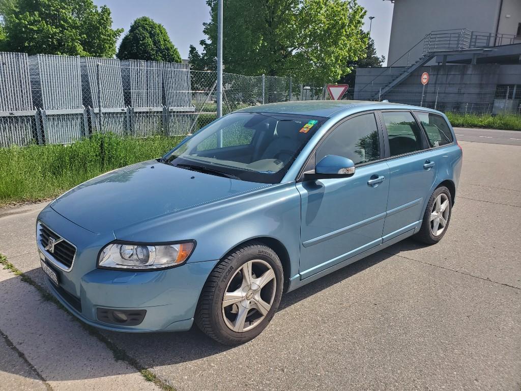 Volvo V50 1.6v 2009 151'000km à vendre in Chavannes - Bild 1