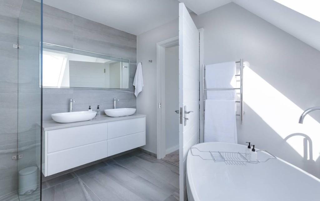 Bad- & WC-Reinigung vom Profi - Luxusreinigung in Belp - Bild 1