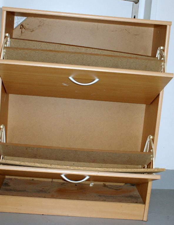 Schuhschrank B 70 T 30 H 90 in Urdorf - Bild 4