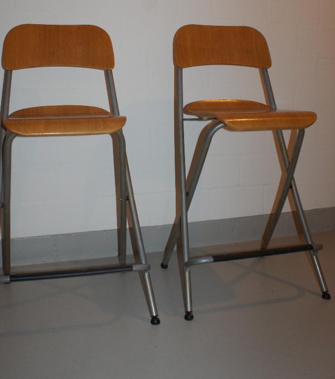 2 Barhocker ,Klappstühle in Urdorf - Bild 1