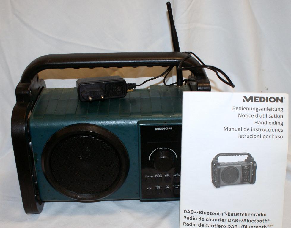 Medion Baustelenradio DAB+ und Bluetooth in Bremgarten - Bild 1