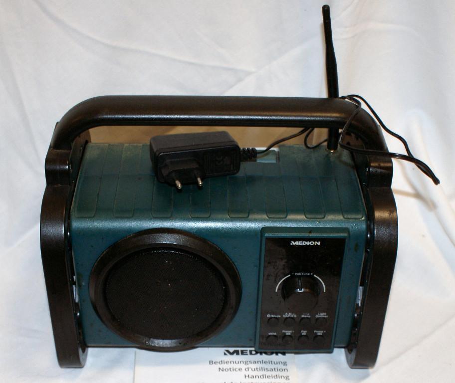 Medion Baustelenradio DAB+ und Bluetooth in Bremgarten - Bild 3