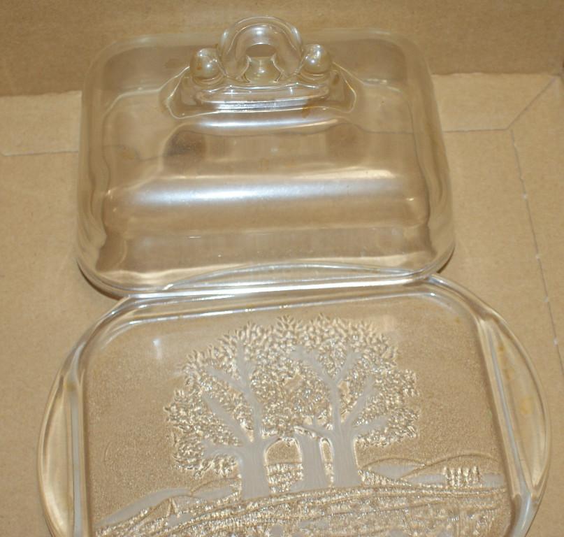 Butterdose mit Muster aus Glas in Bremgarten - Bild 3