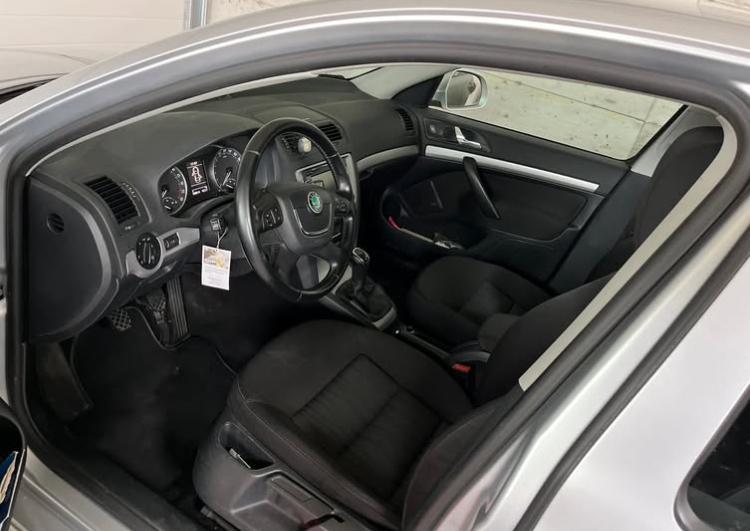 Skoda octavia .. in Buchs - Bild 7