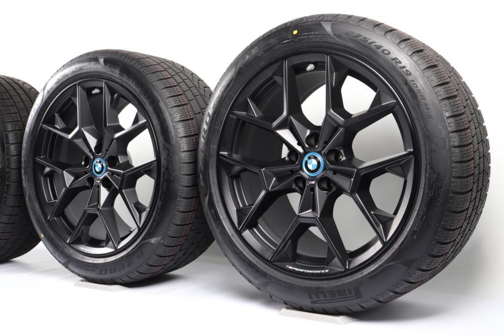 BMW Winterkompletträder i5 G61 19 Zoll Styling 942 M Y-Speiche in Richterswil - Bild 1