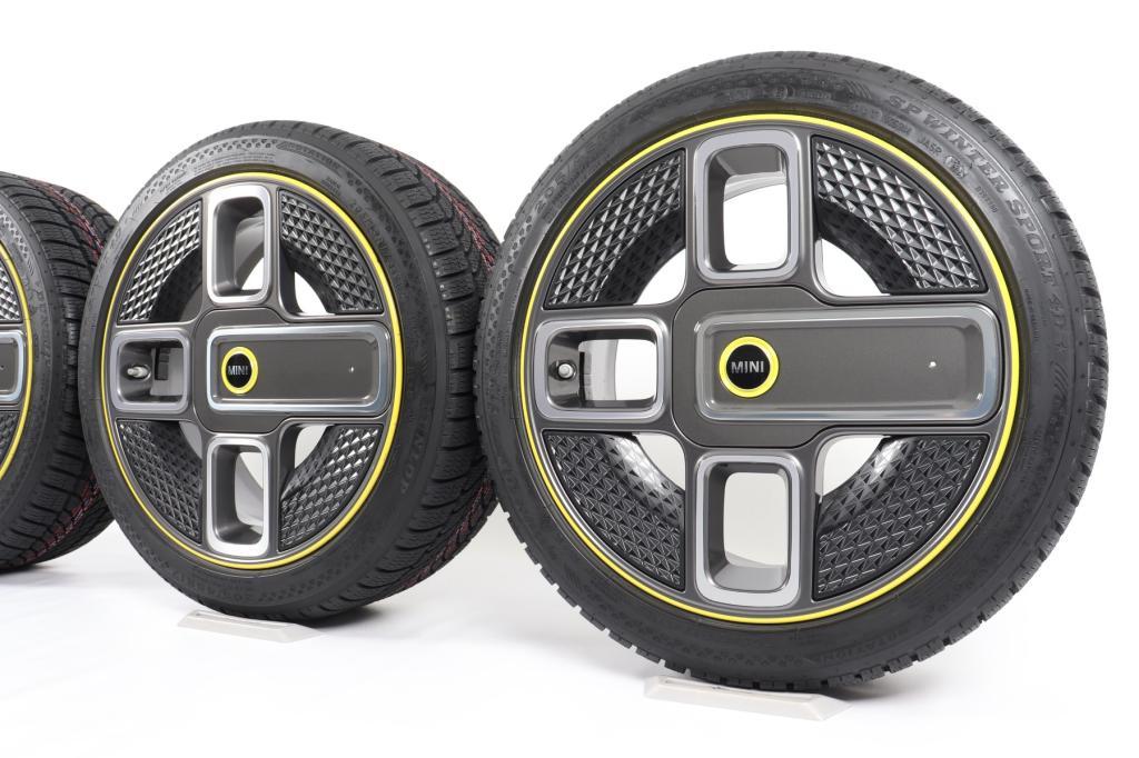 MINI Winterkompletträder F56 F55 F57 17 Zoll Styling … in Uzwil - Bild 1