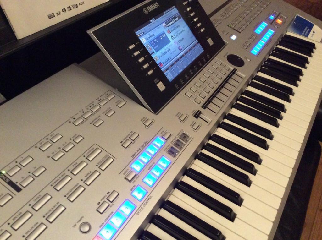 Yamaha Tyros 4 Tasten 61 Keyboard in Genf - Bild 3