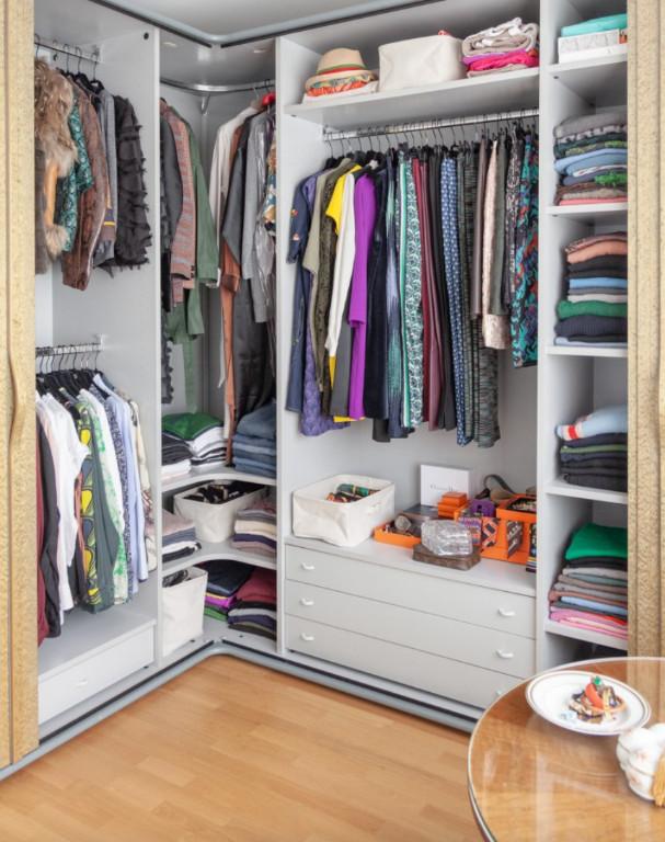 Nichts zum Anziehen, aber den Kleiderschrank voll in Biberist - Bild 1