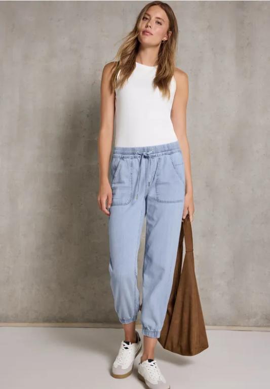 Jogg Jeans im Casual Fit in Urdorf - Bild 1