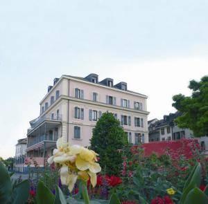 Hotel for Sale in Nyon, Geneve, Ref# 1648902 in Nyon - Bild 1