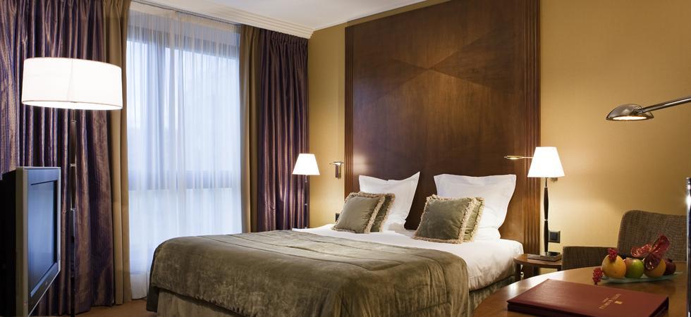 Hotel for Sale in Geneve, Geneve, Ref# 7961337 in Genf - Bild 1