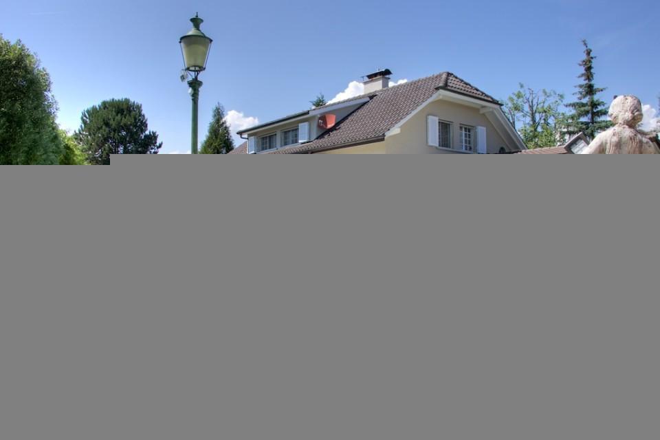 House for Sale in Commugny, Vaud, Ref# 5655230 in Nyon - Bild 1