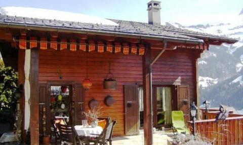 House for Sale in Champery, Geneve, Ref# 5685139 in Monthey - Bild 1