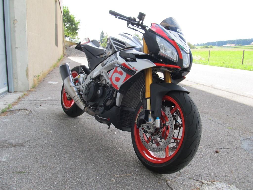 Aprilia Tuono Factory V4 in Worb - Bild 2