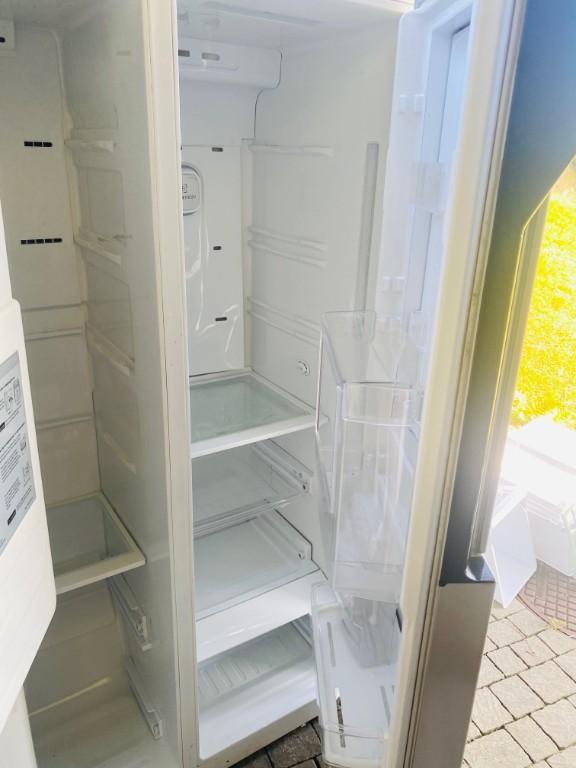 LG Kühlschrank mit Eiswürfelbereiter abzugebenn in Kriens - Bild 2