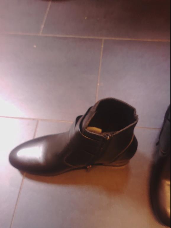Chelsea Stiefel unisex 38 gross schwarz in Hombrechtikon - Bild 3