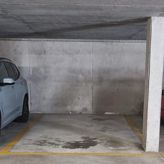 Tiefgaragenparkplatz in Dietikon zu vermieten – ab sofort in Opfikon - Bild 1