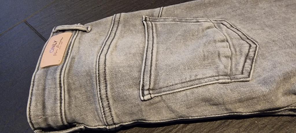 NEUE Only Jeans in Luzern - Bild 4