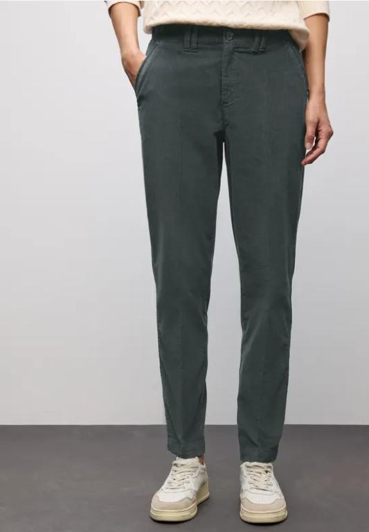 Softe Velvet Chino in Aesch - Bild 1