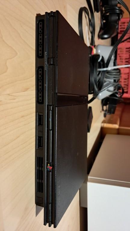 Playstation 2 mit sehr viel zubehör in Stans - Bild 1