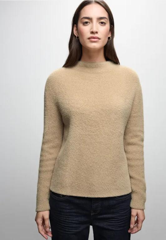 Federgarn Pullover in Chur - Bild 1