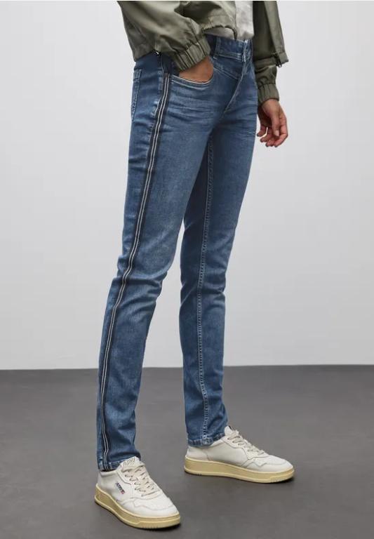 Casual Fit Jeans in Urdorf - Bild 1