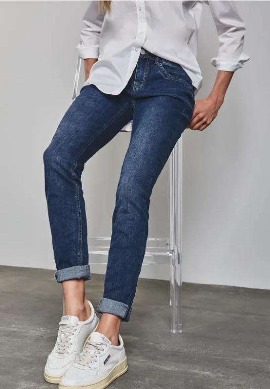 Jeans im Casual Fit in Oftringen - Bild 1