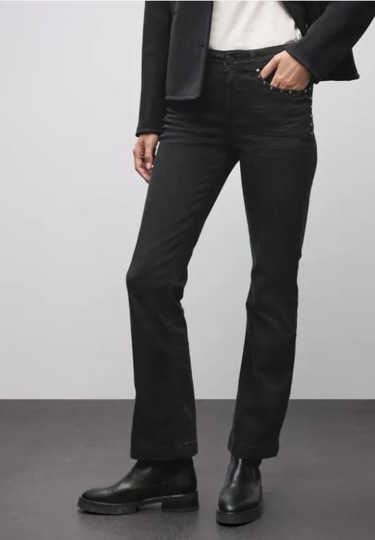 Bootcut Jeans mit Nieten in Aarau - Bild 1