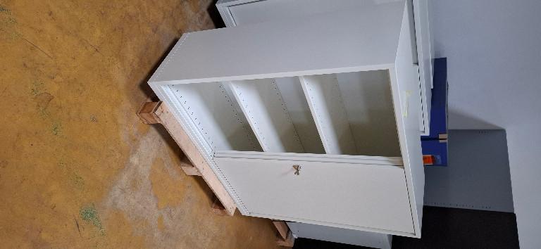 Bigla Schiebetürenschrank, neuwertig in Brugg - Bild 3
