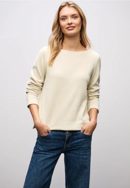 Shirt mit U-Boot-Ausschnitt in Dulliken - Bild 1