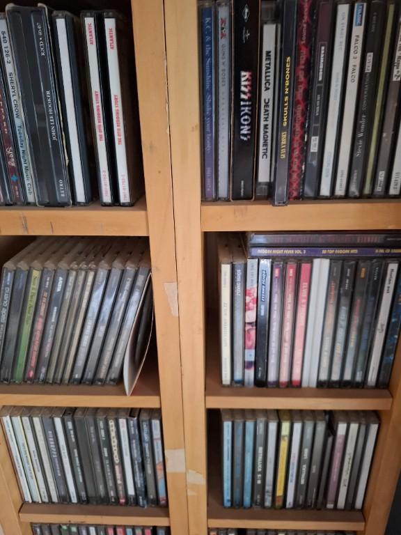 Komplette CD und DVD Sammlung! in Thun - Bild 3
