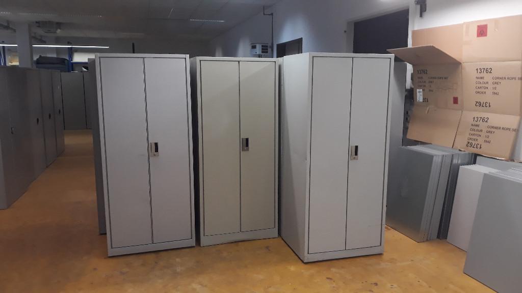 Werkstattschränke Lista B 80 T 65 H 183cm Industriemodelle in Brugg - Bild 8
