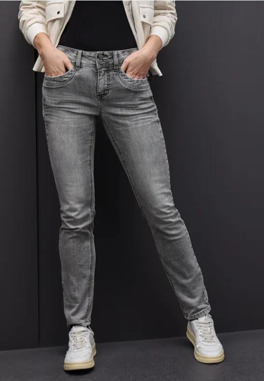 Casual Fit Jeans in Liestal - Bild 1