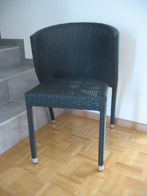 Zwei Stühle für den Innen-und Aussenbereich in Basel - Bild 5
