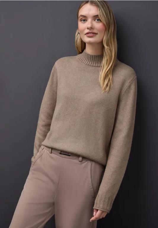 Basic Turtleneck Pullover in Chur - Bild 1
