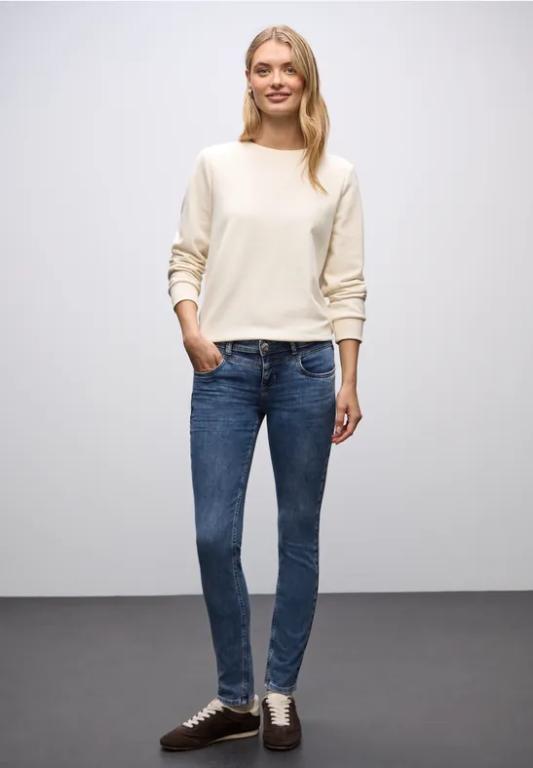 Jeans im Slim Fit in Bern - Bild 1