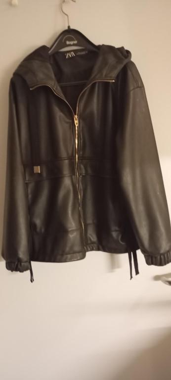 Schöne Neuwertige Lederjacke Oversize Gr.M Unisex in Urdorf - Bild 2