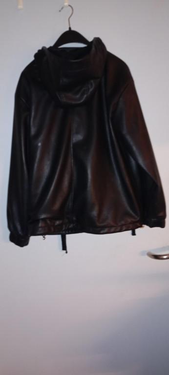 Schöne Neuwertige Lederjacke Oversize Gr.M Unisex in Urdorf - Bild 3