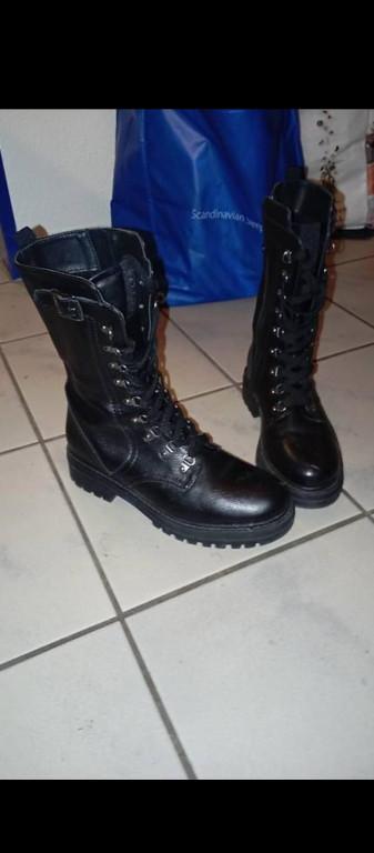 Lässige Neuwertige Stiefel Gr. 41 ESPRIT in Zürich - Bild 1