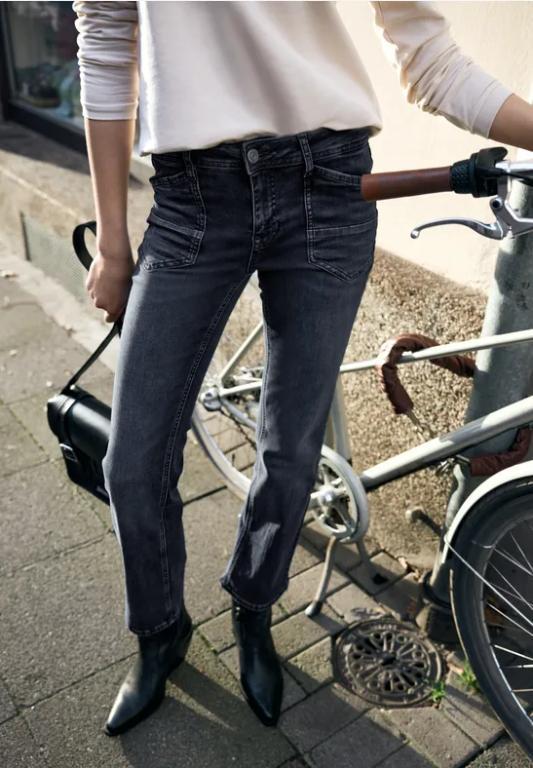 Bootcut Jeans in Oftringen - Bild 1