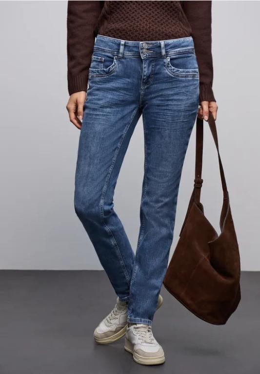 Jeans im Casual Fit in Solothurn - Bild 1